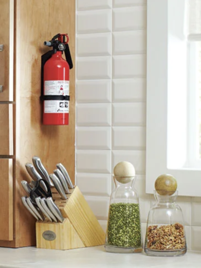 10 Fire Safety Items You Should Always Have In The House